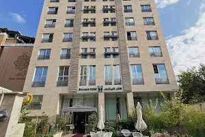 Shirazis Hotel image