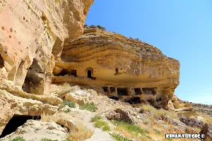 Manazan Mağaraları (Caves) image