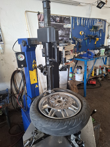 Χαλκίτης Μιχάλης - Κατάστημα ελαστικών