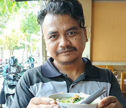 Warung Makan Soto Lawang Sewu, Tugumuda, Semarang, Jawa Tengah. photo