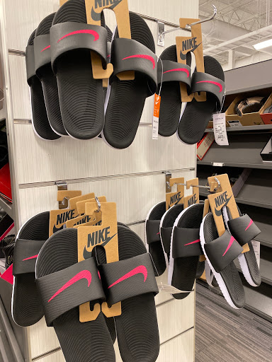 Department Store «Nordstrom Rack Pembroke Mall», reviews and photos, 4588 Virginia Beach Blvd #100, Virginia Beach, VA 23462, USA