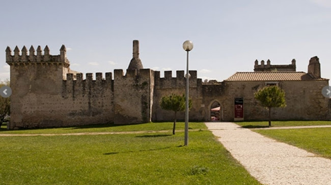 Galeria Municipal do Castelo de Pirescouxe