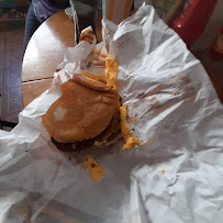 Cheeseburger du Restauration rapide McDonald's à Vincennes - n°2