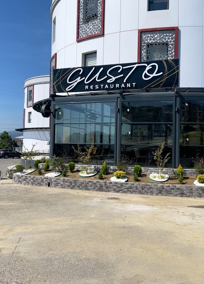 Gusto Restaurant Cafe