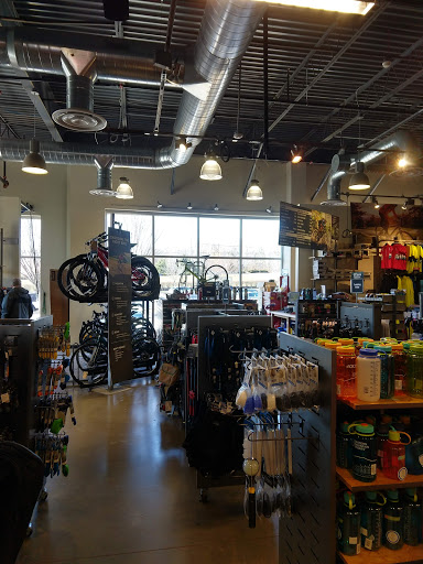 Outdoor Sports Store «Eastern Mountain Sports», reviews and photos, 1700 Valley Square Blvd, Warrington, PA 18976, USA