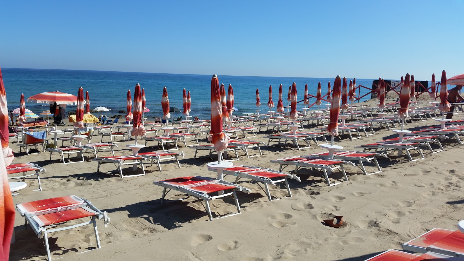 Spiaggia Via di Torre Resta'in fotoğrafı doğal alan içinde bulunmaktadır