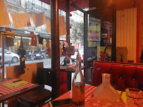 Atmosphère du Restaurant français restaurant A MI-CHEMIN Paris 14 ème - n°4