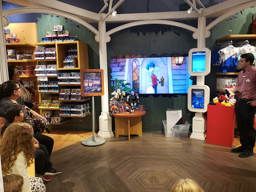 Toy Store «Disney Store», reviews and photos, 350 W Hillcrest Dr, Thousand Oaks, CA 91360, USA