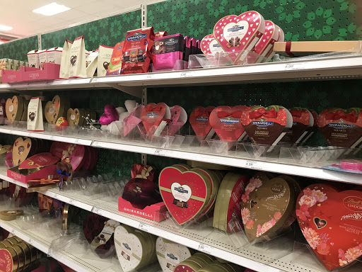 Department Store «Target», reviews and photos, 5901 Douglas Ave, Des Moines, IA 50322, USA