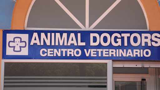 Animal Dogtors - Calle Mérida de Jarales, 10, 29649 Local22, Málaga