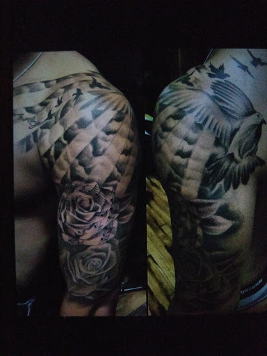 Tattoo Shop «Artistic Theories Tattoo & Gallery», reviews and photos, 247 Genesis Way, North Aurora, IL 60542, USA