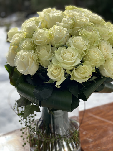 Florist «Guilford White House Florist», reviews and photos, 966 Boston Post Rd, Guilford, CT 06437, USA