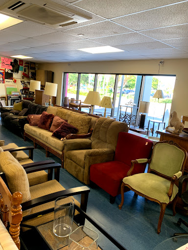 Thrift Store «Out of the Closet Thrift Store», reviews and photos, 2097 Wilton Dr, Wilton Manors, FL 33305, USA