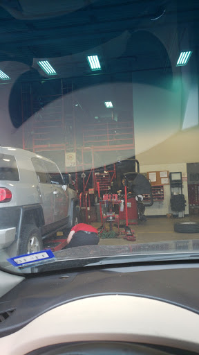 Tire Shop «Discount Tire Store - Round Rock, TX», reviews and photos, 3115 S Interstate 35, Round Rock, TX 78664, USA