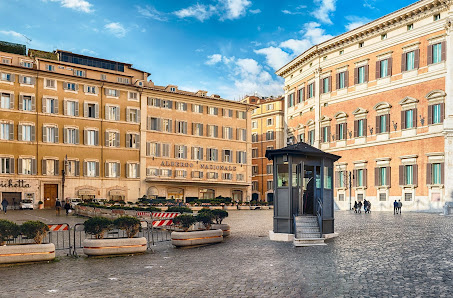 Hotel Nazionale Piazza di Monte Citorio, 131, 00186 Roma RM, Italia