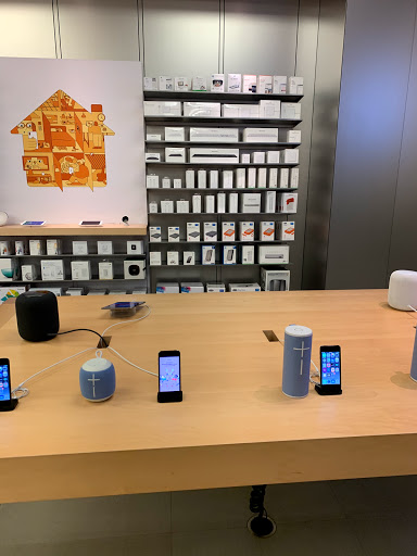 Computer Store «Apple Barton Creek», reviews and photos, 2901 S Capital of Texas Hwy, Austin, TX 78746, USA