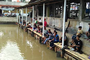 Pemancingan/Kios Ikan Segar Jaya image