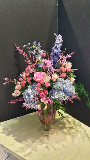 Florist «Anderson Florist and Greenhouse», reviews and photos, 1812 N Detroit St, Warsaw, IN 46580, USA