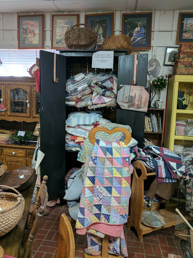Antique Store «The Country Store», reviews and photos, 3850 Nashville Rd, Franklin, KY 42134, USA