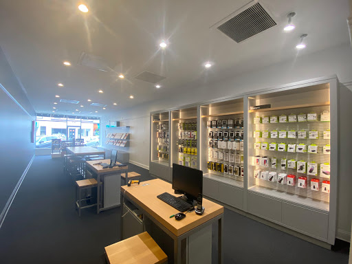 Cell Phone Store «Greenwich Verizon Wireless», reviews and photos, 315 Greenwich Ave, Greenwich, CT 06830, USA