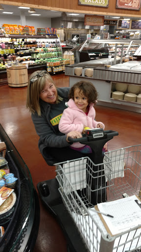 Grocery Store «Fresh Thyme Farmers Markets», reviews and photos, 4317 Feedwire Rd, Sugarcreek Township, OH 45440, USA