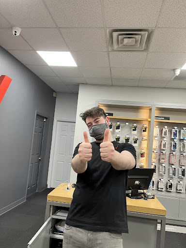 Cell Phone Store «Verizon Wireless», reviews and photos, 1267 Forest Ave, Staten Island, NY 10302, USA