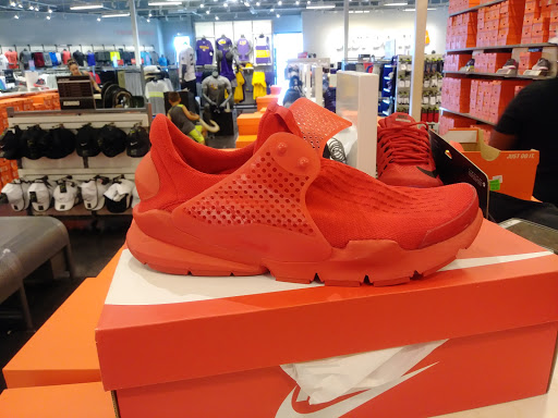 Clothing Store «Nike Factory Store», reviews and photos, 2210 Tanger Blvd #225, Gonzales, LA 70737, USA
