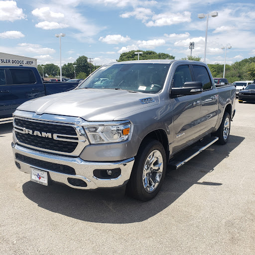 Car Dealer «Lone Star Chrysler Dodge Jeep Ram», reviews and photos, 8811 I-35, San Antonio, TX 78211, USA