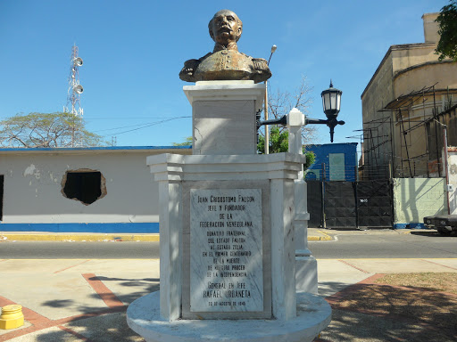 Plaza Juan Crisóstomo Falcón,