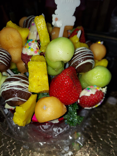 Gift Shop «Edible Arrangements», reviews and photos, 560 W 1st St, Claremont, CA 91711, USA
