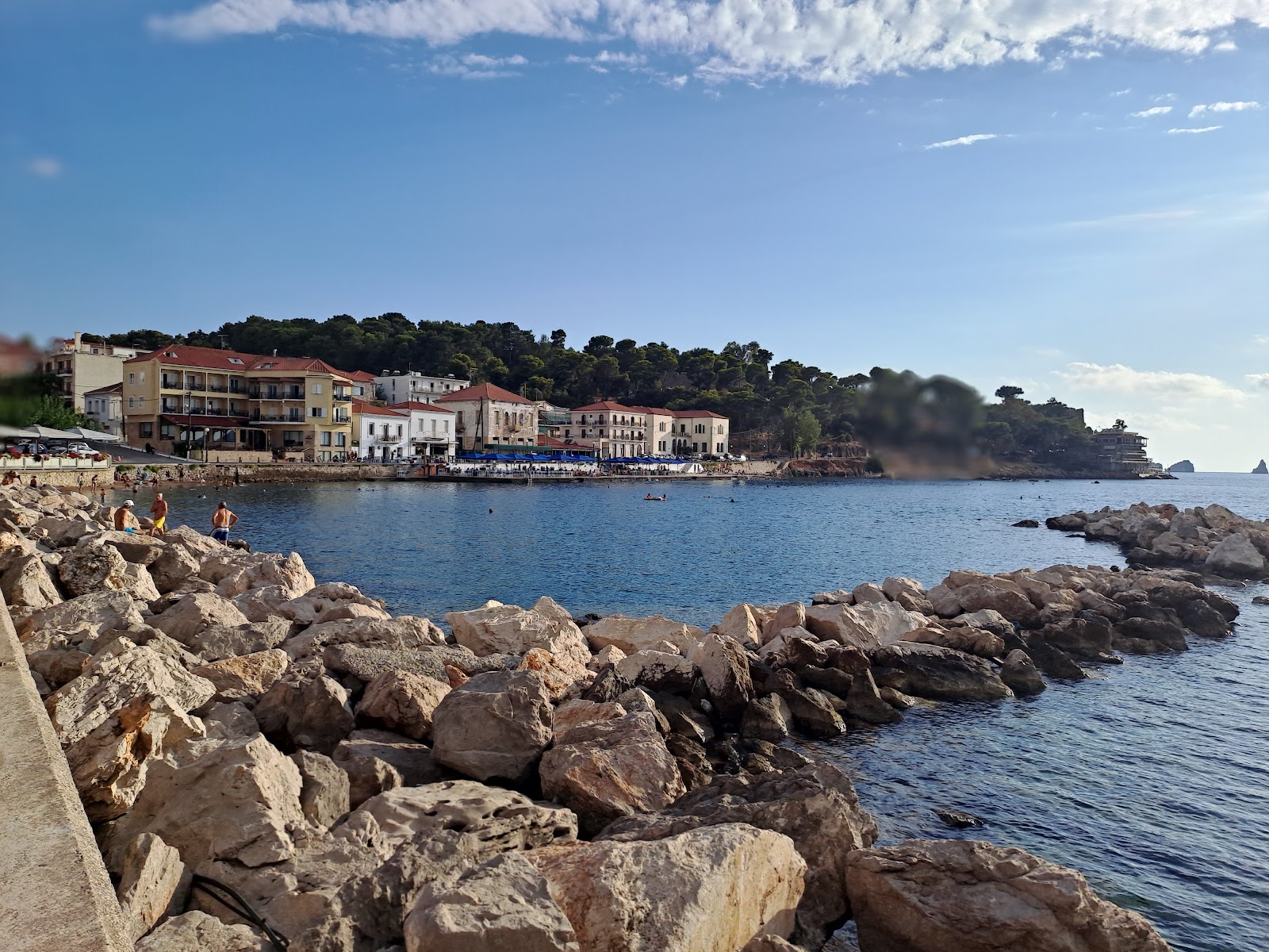 Foto von Pylos Beach mit beiger sand Oberfläche
