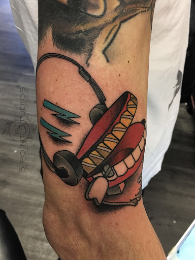 Tattoo Shop «5 Point Studios», reviews and photos, 1800 NW 86th St, Clive, IA 50325, USA