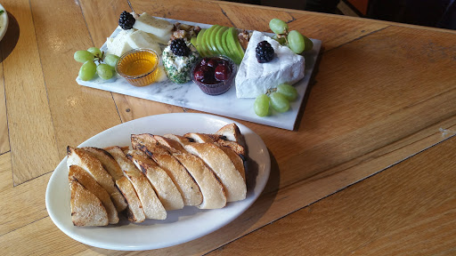 Bar & Grill «Port Of Call Bistro & Bar», reviews and photos, 894 Commercial St, Astoria, OR 97103, USA