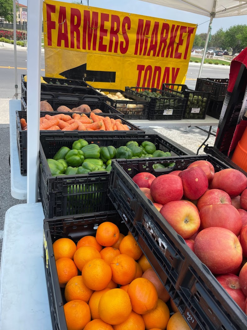 01 Farmers Markets at Woodlawn Pointe