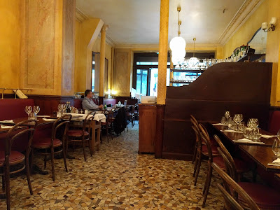 Aux Vieux Garçons à Paris