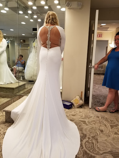 Bridal Shop «J & B Bridals & Formals», reviews and photos, 136 S Main St, Chambersburg, PA 17201, USA