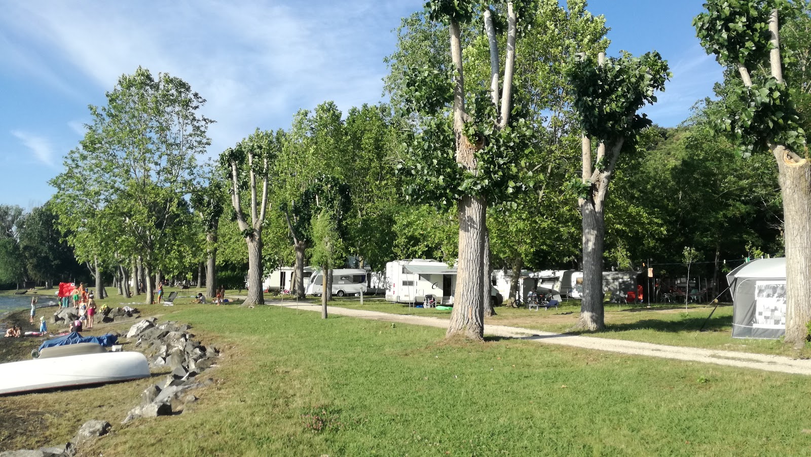 Photo de Parco Del Lago Beach avec un niveau de propreté de très propre