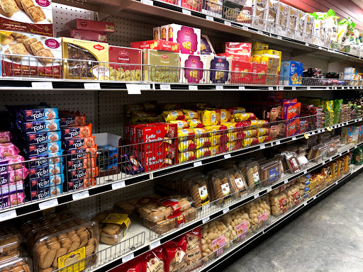 Indian grocery store,African goods store,Fruit and vegetable store,Mexican grocery store,Money order service,Money transfer service,Produce market,Propane supplier,Snack bar,Tobacco shop «India Grand Bazar (World Food Mart)», reviews and photos, 1210 SE Walton Blvd,Bentonville, AR 72712,United States