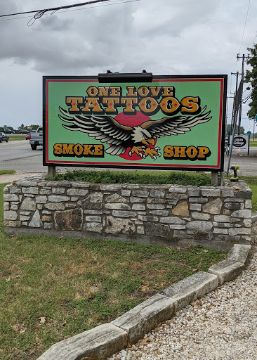 Tattoo Shop «One Love Tattoos», reviews and photos, 903 N Austin Ave, Georgetown, TX 78626, USA