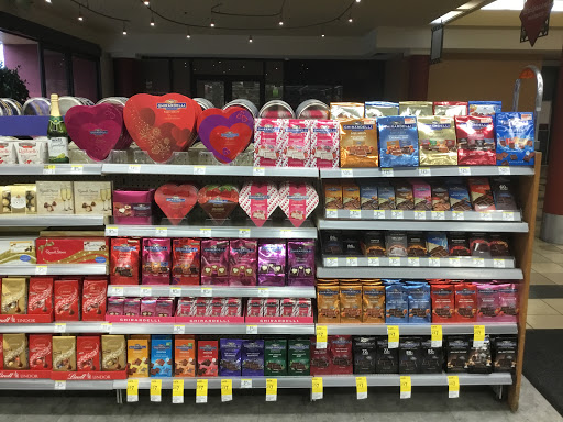 Shopping Mall «North Point Centre», reviews and photos, 320 Bay St, San Francisco, CA 94133, USA