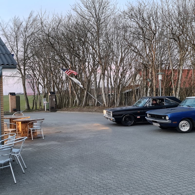 Mustang sally's bar/diner
