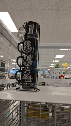 Clothing Store «Ross Dress for Less», reviews and photos, 1419 N Davis Rd, Salinas, CA 93907, USA