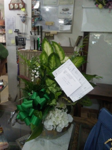 Florist «Cuts Creative Florist», reviews and photos, 1701 Orange Ave NE, Roanoke, VA 24012, USA