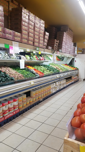 Grocery Store «Gonzales Supermarket», reviews and photos, 652 Collins St, Joliet, IL 60432, USA