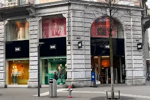 WE Fashion Zürich - Bahnhofstrasse image