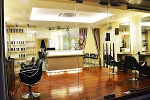 VIP Hair Salon image