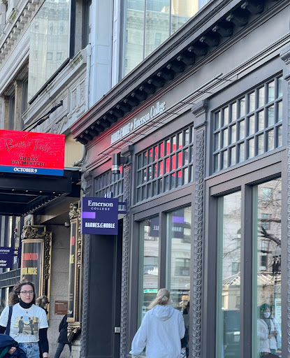 Barnes & Noble Emerson College, 114 Boylston St, Boston, MA 02116, USA, 