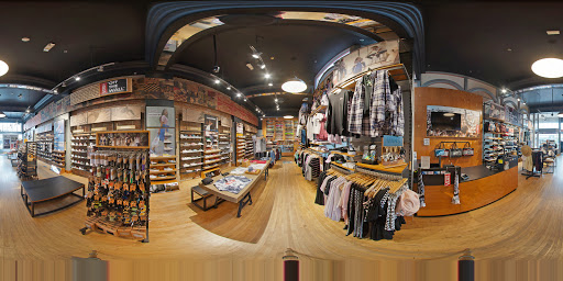 Shoe Store «Vans», reviews and photos, 28 E Colorado Blvd, Pasadena, CA 91105, USA