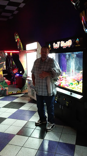 Movie Theater «Cinemark Tinseltown USA», reviews and photos, 3004 Linden Dr, Bristol, VA 24202, USA