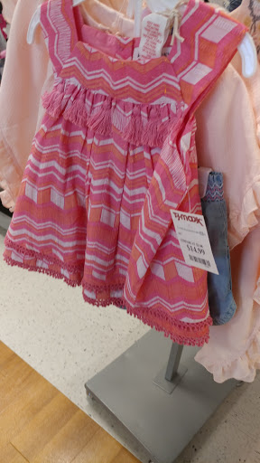 Department Store «T.J. Maxx», reviews and photos, 20 Chapel View Blvd, Cranston, RI 02920, USA